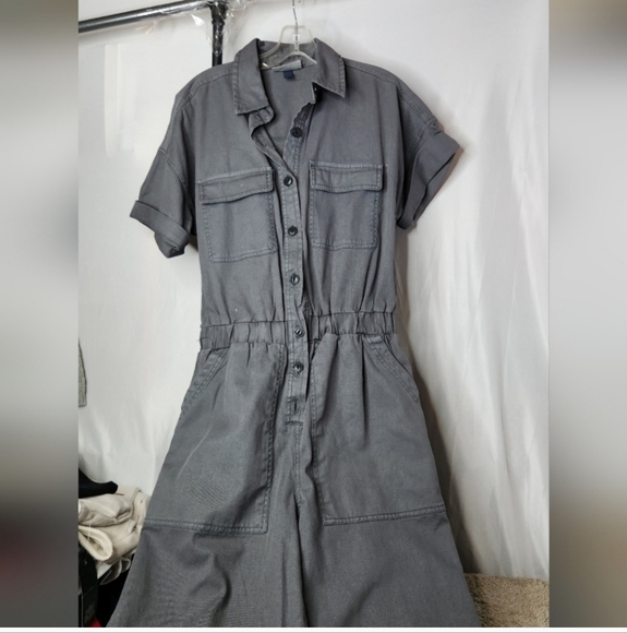 Universal Thread Gray Jumpsuit - Picture 4 of 16